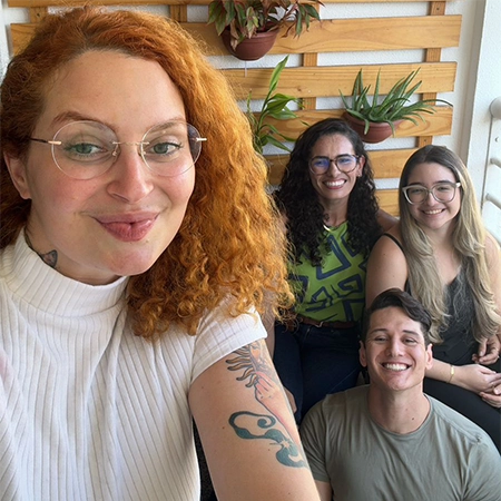 equipe de psicólogos, com a larissa no canto direito